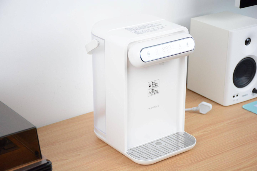 Pure new level! Safe and non-toxic for mother and baby, with antibacterial properties. Free of glue and plastic. Hugengli Hot Water Dispenser